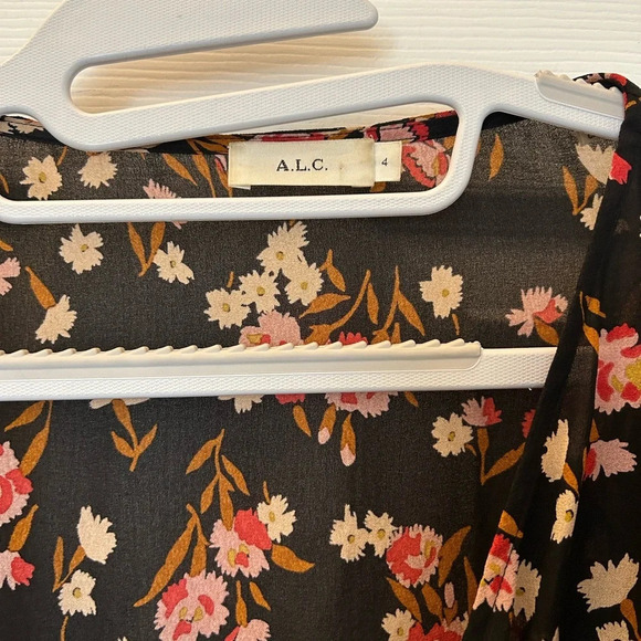 ! A.L.C. Carla Floral Silk Wrap Blouse sz 4 - Picture 5 of 6